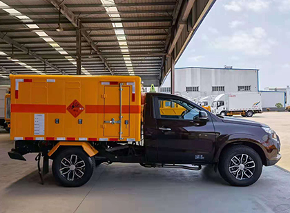噶尔爆破器材运输车